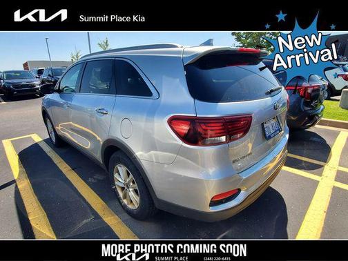 Sparkling Silver 2019 Kia Sorento LX