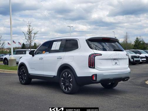 Glacial White Pearl 2023 Kia Telluride SX
