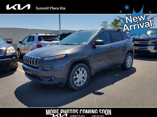 Granite Crystal Metallic Clearcoat 2015 Jeep Cherokee Latitude