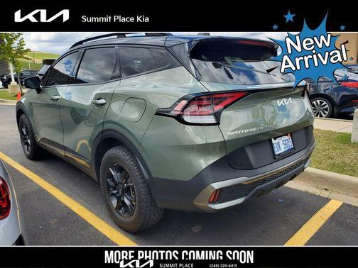 Jungle Green/Ebony Black Roof 2024 Kia Sportage S