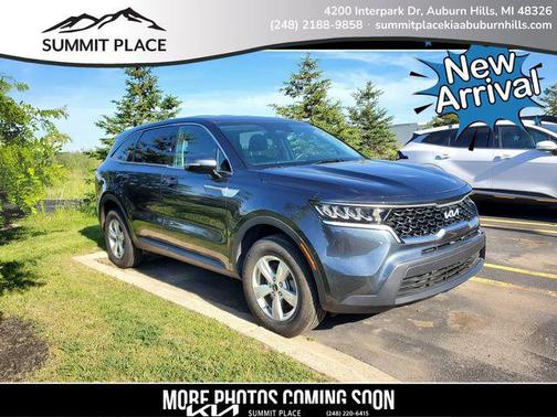 Gravity Grey 2022 Kia Sorento LX