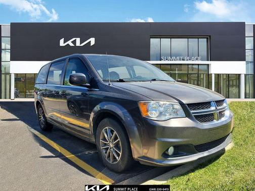 Granite Pearlcoat 2017 Dodge Grand Caravan SXT