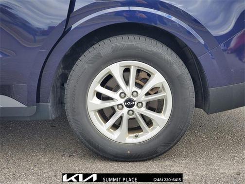 2022 Kia Carnival LX