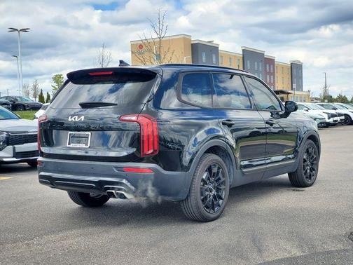 Ebony Black 2022 Kia Telluride SX