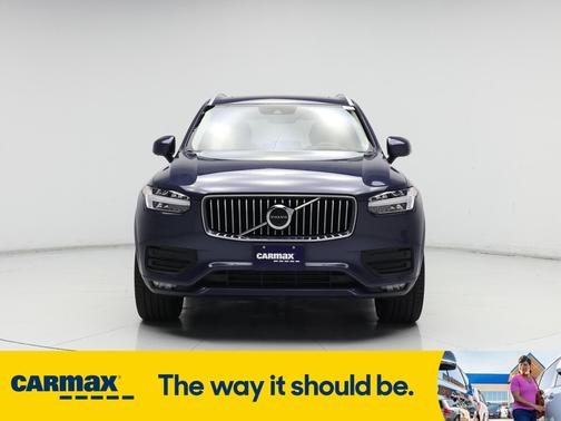 2022 Volvo XC90 T5 Momentum