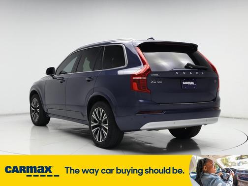 2022 Volvo XC90 T5 Momentum