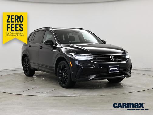 Black 2022 Volkswagen Tiguan SE R-Line Black