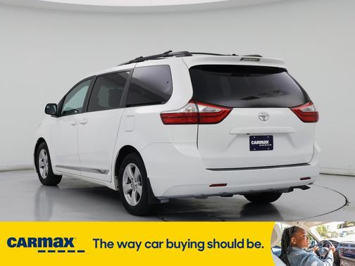 2017 Toyota Sienna LE