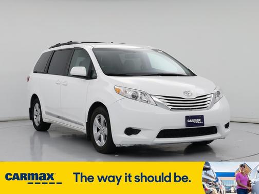 2017 Toyota Sienna LE