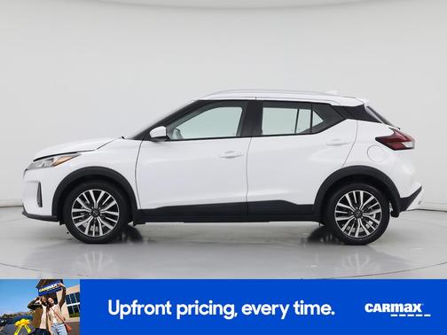 White 2022 Nissan Kicks SV