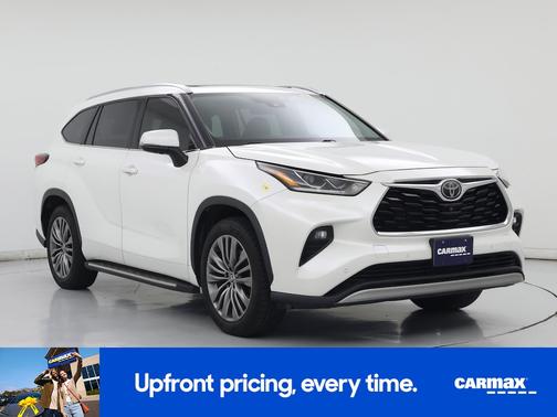 White 2021 Toyota Highlander Platinum