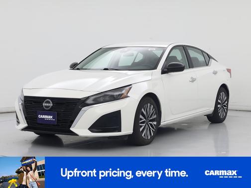 White 2025 Nissan Altima SV