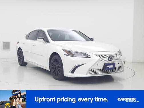 White 2019 Lexus ES 350 Luxury