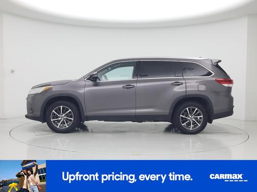 Gray 2019 Toyota Highlander XLE