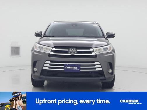 Gray 2019 Toyota Highlander XLE