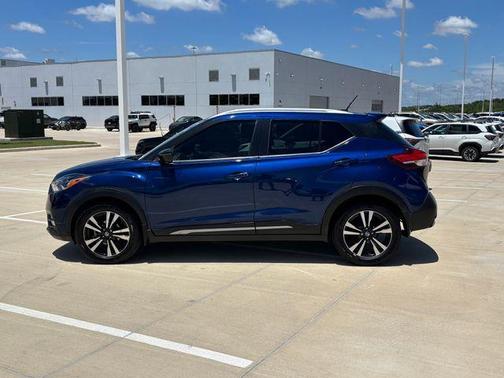 Deep Blue Pearl 2019 Nissan Kicks SR