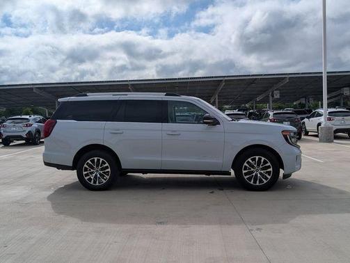 Silver Metallic 2025 Ford Expedition Platinum