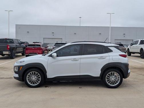 White 2020 Hyundai KONA SEL