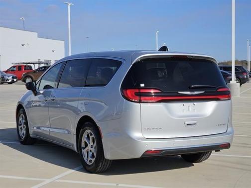 2024 Chrysler Pacifica Limited