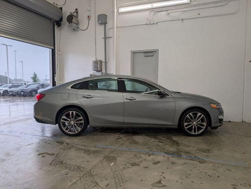 Sterling Gray Metallic 2024 Chevrolet Malibu 2LT