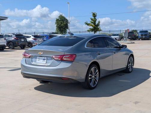 Sterling Gray Metallic 2024 Chevrolet Malibu 2LT