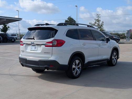 Crystal White Pearl 2020 Subaru Ascent Premium 8-Passenger