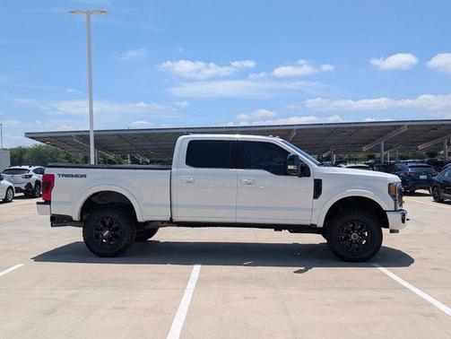 White Metallic 2022 Ford F-250 Lariat