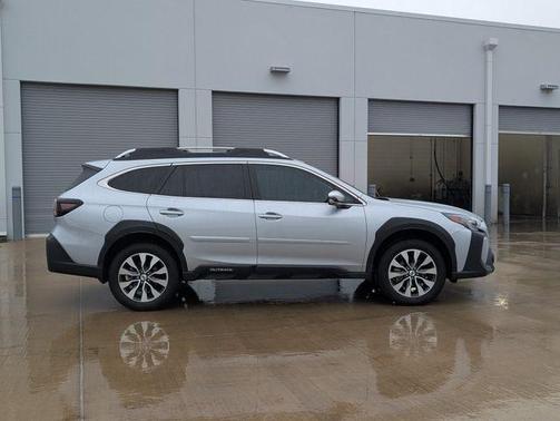 Ice Silver Metallic 2025 Subaru Outback Touring XT