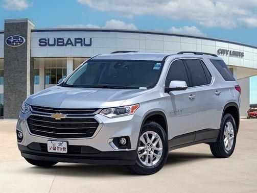 Silver Ice Metallic 2021 Chevrolet Traverse LT Cloth