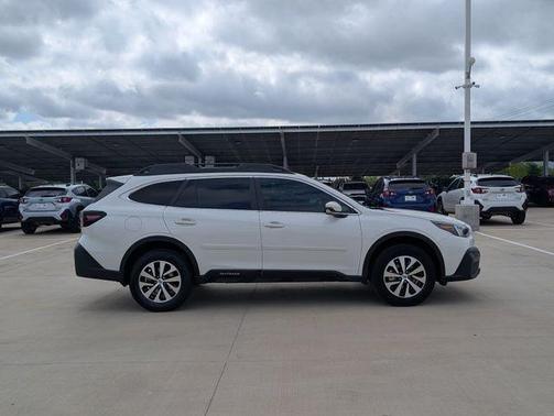 Crystal White Pearl 2022 Subaru Outback Premium