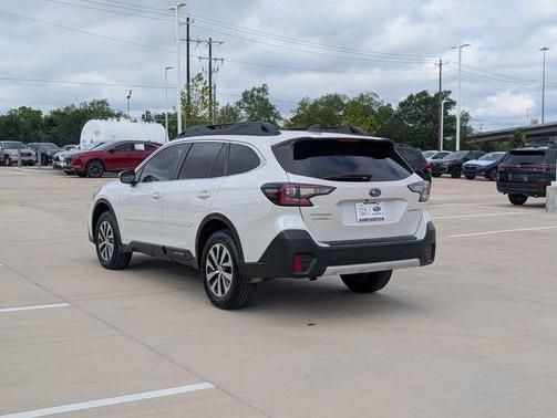 Crystal White Pearl 2022 Subaru Outback Premium