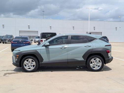 Green 2024 Hyundai KONA SE