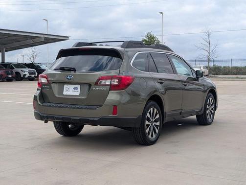 Wilderness Green Metallic 2015 Subaru Outback 2.5i Limited