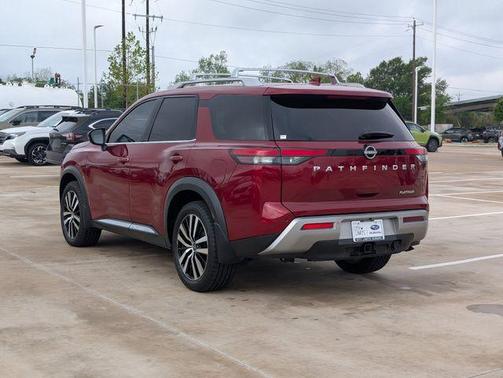 2024 Nissan Pathfinder Platinum