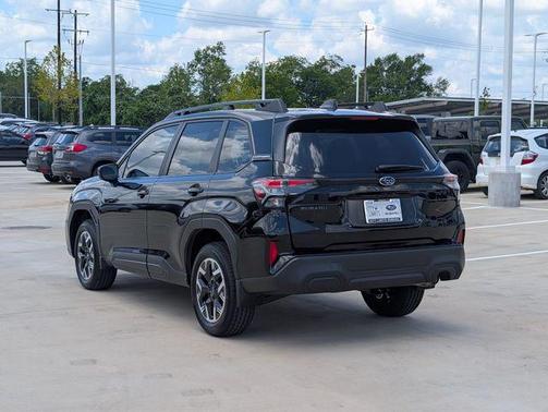 Black / Silver 2026 Subaru Forester Premium