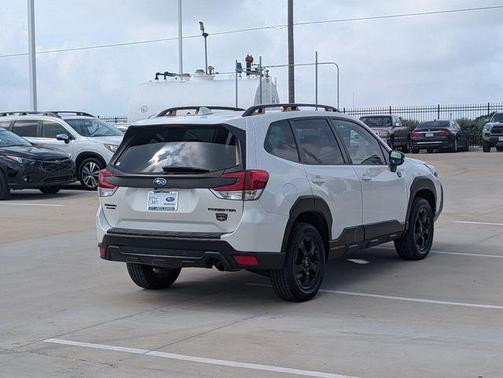 Crystal White Pearl 2022 Subaru Forester Wilderness