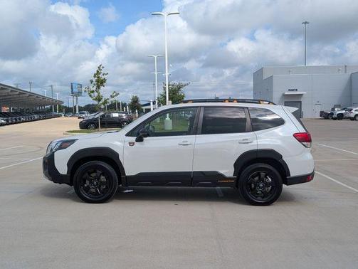 Crystal White Pearl 2022 Subaru Forester Wilderness