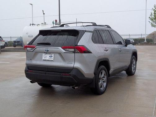 Silver Sky Metallic 2022 Toyota RAV4 Hybrid XLE