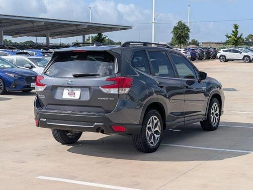 Magnetite Gray Metallic 2021 Subaru Forester Premium