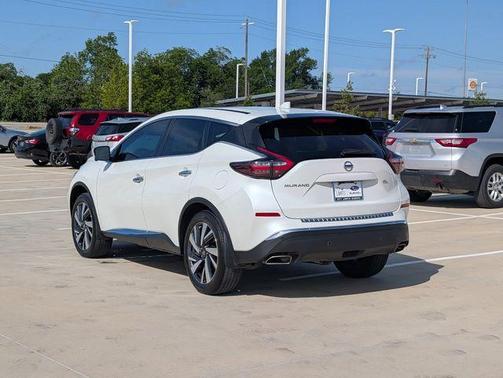 White 2022 Nissan Murano SL