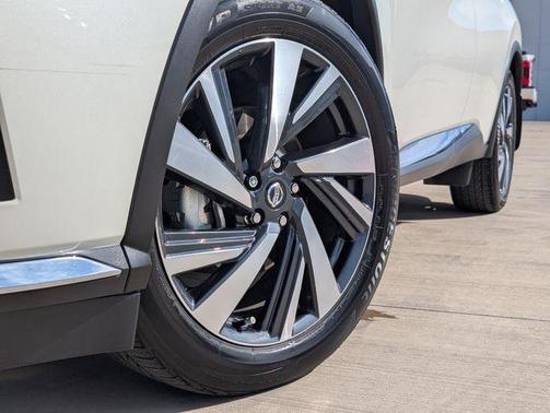 White 2022 Nissan Murano SL