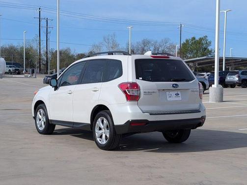 2016 Subaru Forester 2.5i