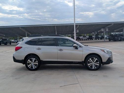 Tungsten Metallic 2018 Subaru Outback 2.5i Limited