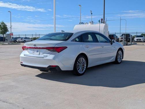 2020 Toyota Avalon Hybrid Limited