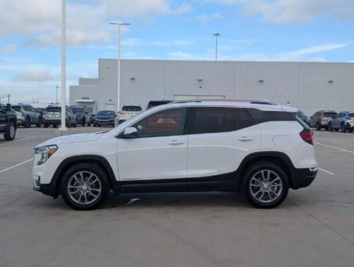 Summit White 2024 GMC Terrain SLT