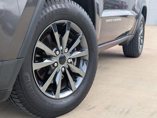 Granite Crystal Clearcoat Metallic 2014 Jeep Grand Cherokee Limited