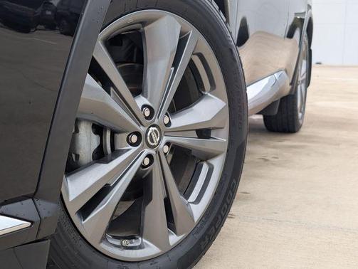Magnetic Black Pearl 2019 Nissan Murano Platinum
