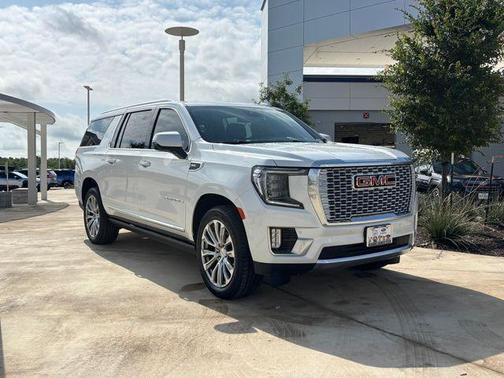 White Frost 2023 GMC Yukon XL Denali