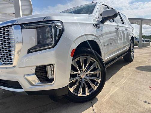 White Frost 2023 GMC Yukon XL Denali