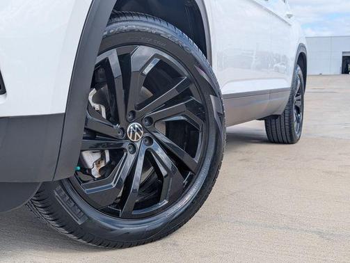 2023 Volkswagen Atlas 2.0T SE w/Technology